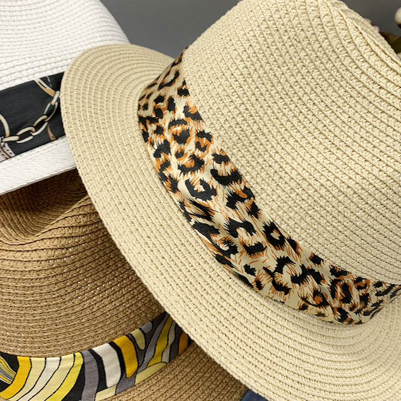 Women’s Summer Beach Sun Hat British Vintage Leopard Print Flat Brim Paper Straw Hat Elegant Fashion Vacation Fedora Cap